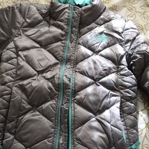 Grey and teal north face jacket kids size 7:8